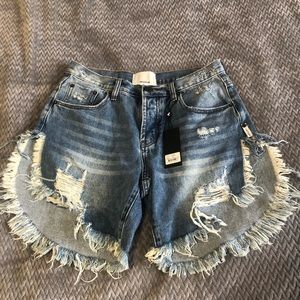 NWT ONETEASPOON Frankie Denim Shorts. Women’s size 28 waist